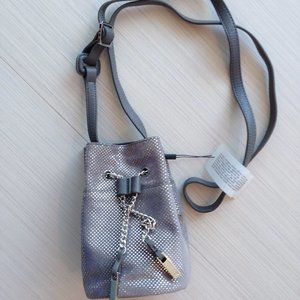 Small bucket bag